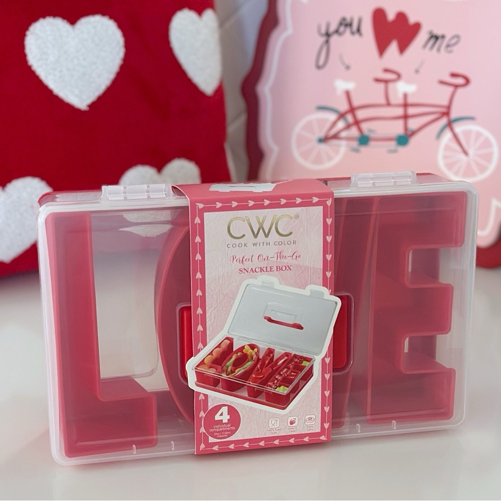 NWT CWC Valentine LOVE Snackle Box - Picture 2 of 9